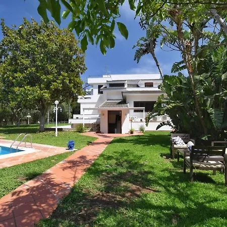 Leone Villa