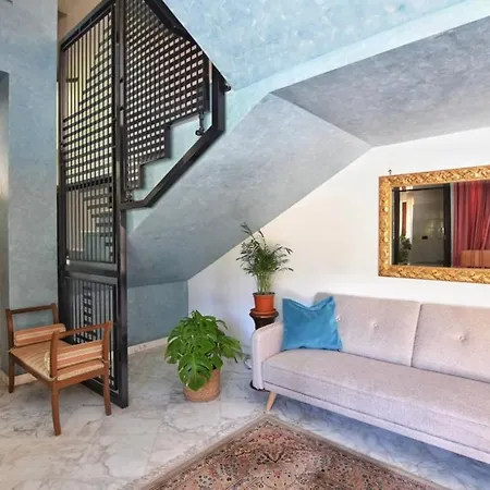 Leone Villa
