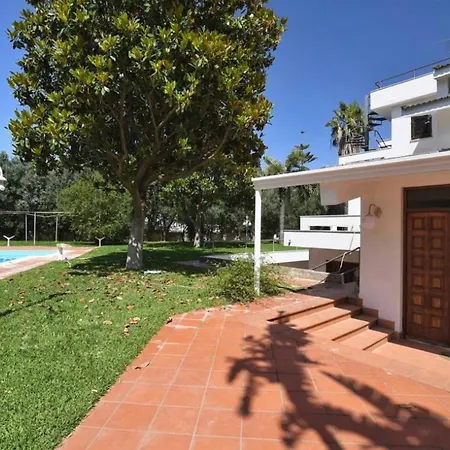 Leone Villa *