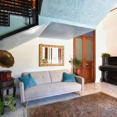 Leone Villa Palermo