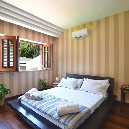 Leone Villa *